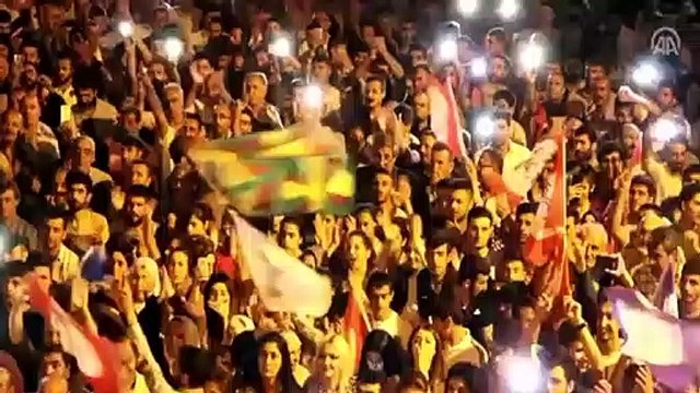 HDP mitinginde terör örgütü PKK propagandası