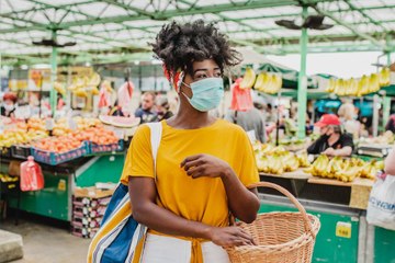 Tips on Choosing Produce at Farmers' Markets When You Can't Touch It