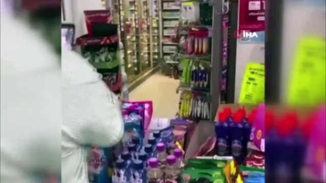Dev kertenkele girdiği markette paniğe neden oldu