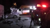 Ereğli'de minibüs tıra arkadan çarptı: 1 ölü