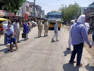 राजस्व विभाग की जमीन पर रेलवे द्वारा किए गए अतिक्रमण की नगर पालिका व राजस्व अमले ने की नपती