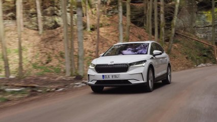 The new SKODA ENYAQ iV in Moon White Driving Video