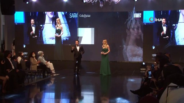 Ünlü mankenler Setr-i Nur 2021 gelinlik defilesinde podyuma çıktı