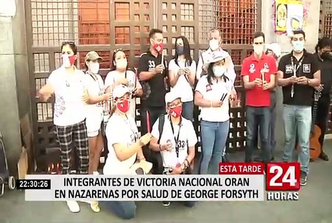 Integrantes de Victoria Nacional oran en Iglesia Las Nazarenas por la salud de George Forsyth