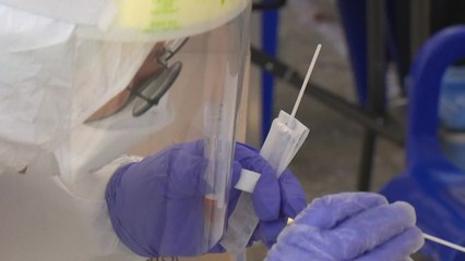 [뉴스큐] 신규 확진 700명..."AZ 백신 접종, 전문가 자문 거쳐 재개 결정" / YTN