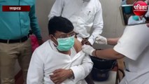 जेलमंत्री जय कुमार सिंह जैकी ने लगाई कोरोना वैक्सीन