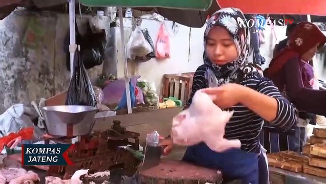 Jelang Ramadhan, Harga Daging Ayam di Pasar Peterongan Semarang Alami Kenaikan