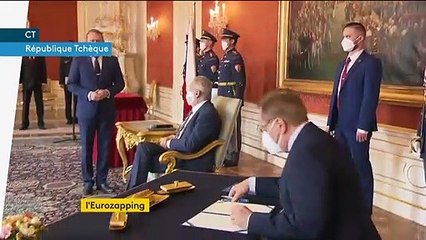 Eurozapping : ministre de la Santé limogé en République tchèque, écologistes victorieux au Groenland