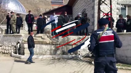 Mahalleliden Roma eserleri için oturma eylemi