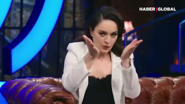 Masumlar Apartmanı'nın Safiye'si Ezgi Mola ilk kez itiraf etti: Doğuştan x bacaklıyım!