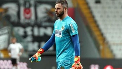 Beşiktaş maçında yediği gollerle tepki çeken Marafona, kötü performansı için özür diledi