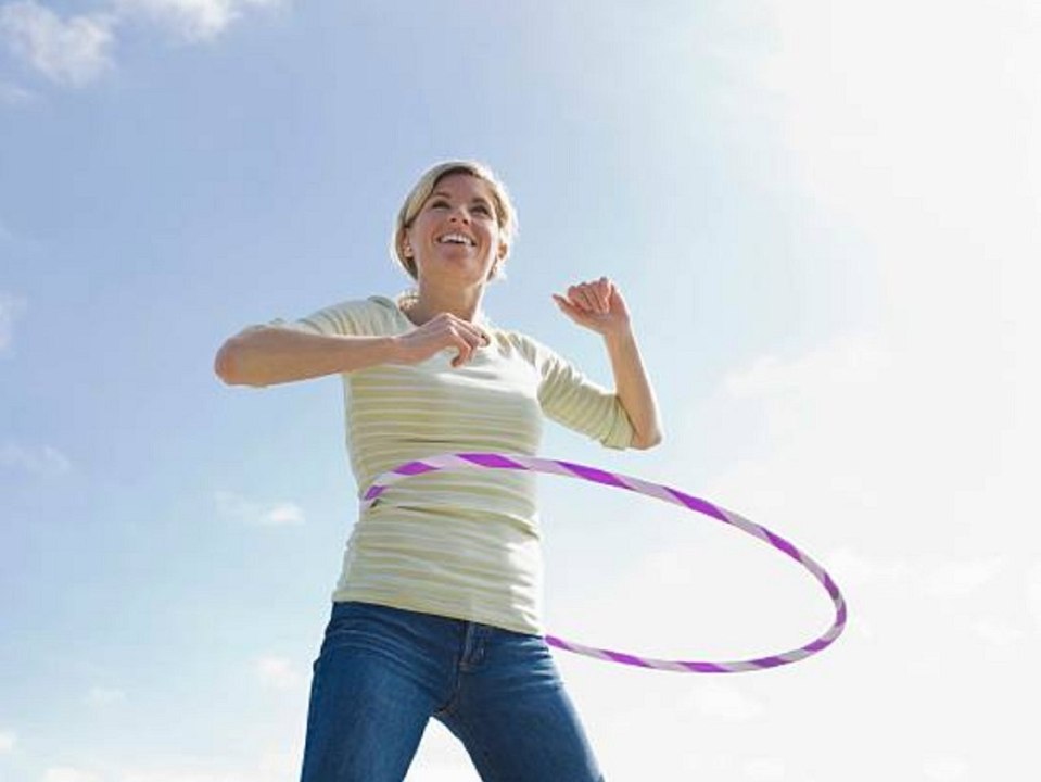 Abnehmen mit schwung: hula hoop ist der neue fitnesstrend