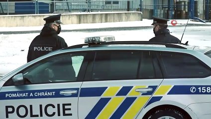 - Çekya'da polise top ve tank teslim edildi