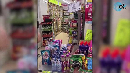 Un lagarto gigante aterroriza a los clientes de un supermercado