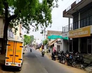 Скачать видео: சென்னை டூ பெங்களூர்.. தமிழக அரசு பஸ்கள் ஓடவில்லை.. 2வது நாளாக பயணிகள் அவதி - வீடியோ