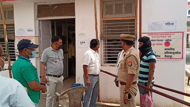 एसडीएम, सीओ ने नामांकन प्रक्रिया का लिया जायजा