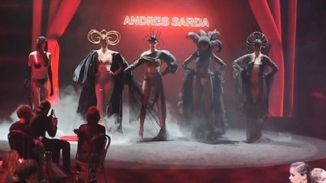 Andrés Sardá abre la pasarela de Madrid evocando al cabaret