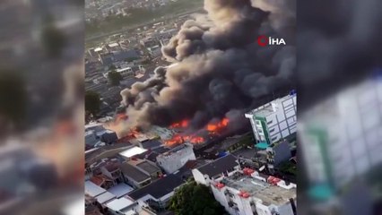 - Endonezya’da hayvan pazarında yangın çıktı