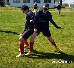 Les U17 en initiation au ceci-foot (foot sans la vue)