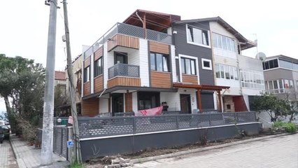 BALIKESİR - Eşi tarafından satırla yaralandığı iddia edilen kadın hastaneye kaldırıldı