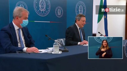 Vaccino covid, Draghi: "Smettetela di vaccinare i ragazzi. Astrazeneca? Agli over 60"