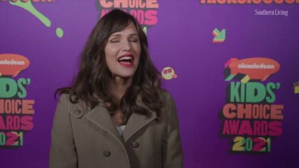 We Need to Talk About the Layered Cabinets in Jennifer Garner’s Rental House