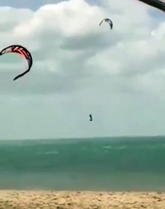 Faire du kitesurf par grand vent : dangereux