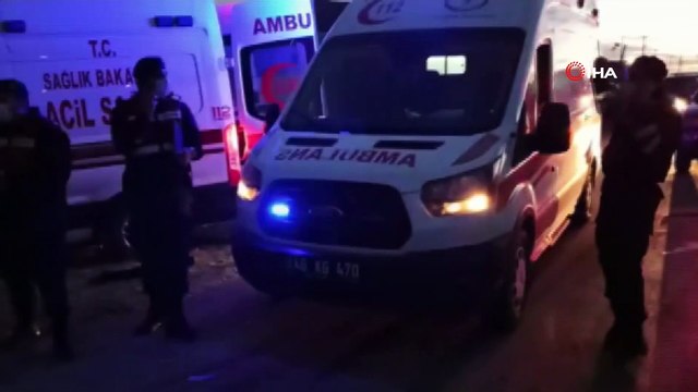 Karşı şeride geçen otomobille ambulans kafa kafaya çarpıştı: 3 ölü, 3 yaralı