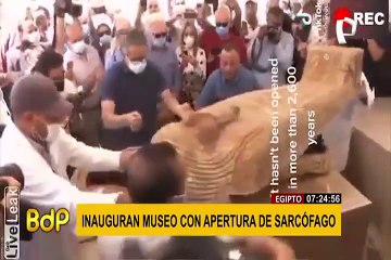 Egipto: Inauguran museo con apertura de milenarios sarcófagos
