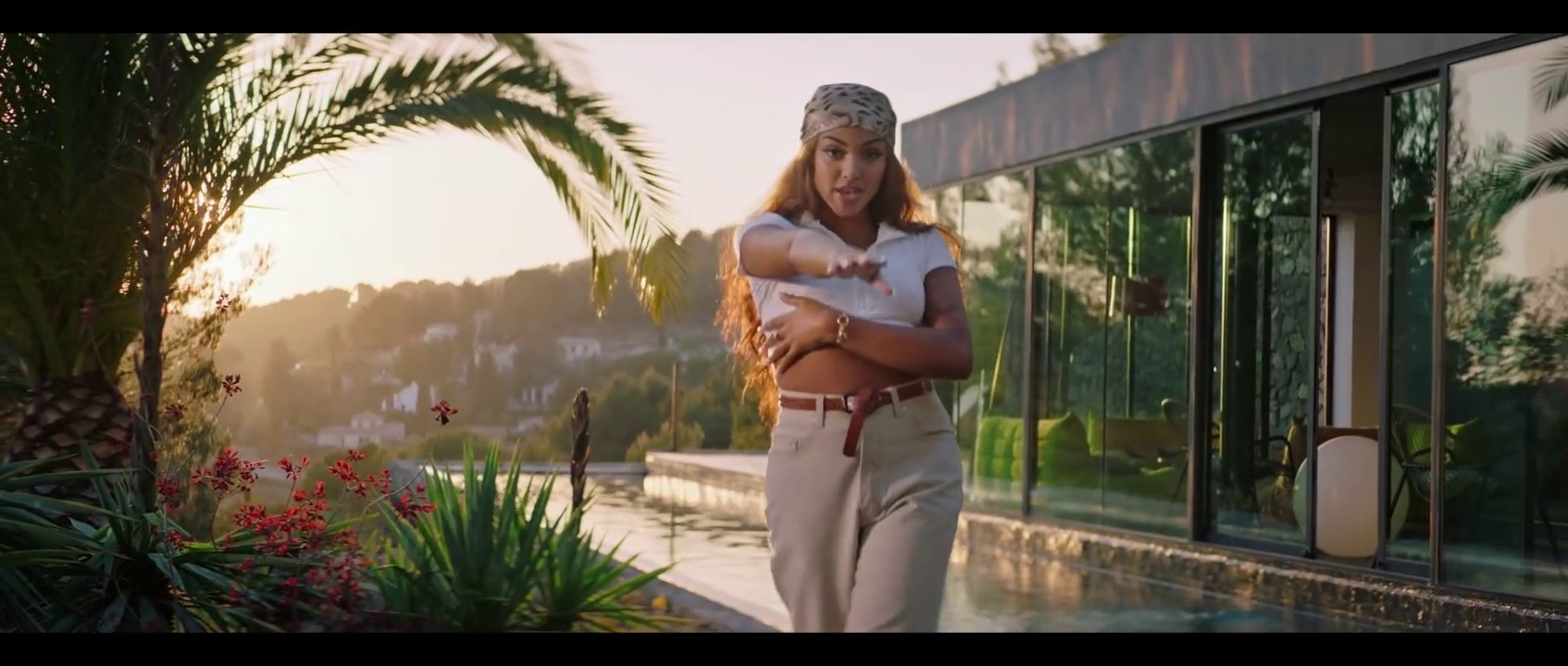 Wejdene - Je t’aime de ouf (Clip Officiel)