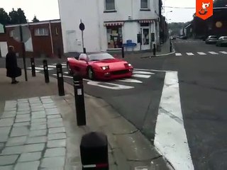 Un Belge se couvre de ridicule en Ferrari 348