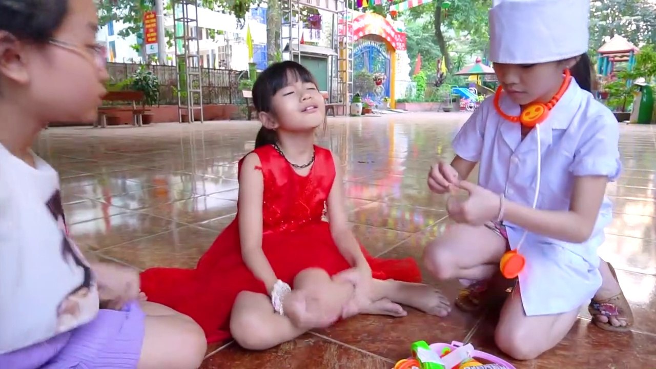 Indoor playground for kids pretend play with LaLa Kids TV doctor - Funny Video for children