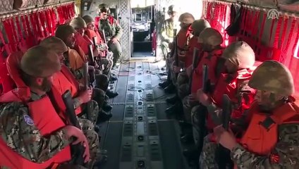 Helikopterler hücum harekatı böyle görüntülendi