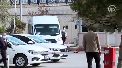 Emekli amiraller, gözaltı süresinin uzatılması talebiyle adliyeye sevk oldu