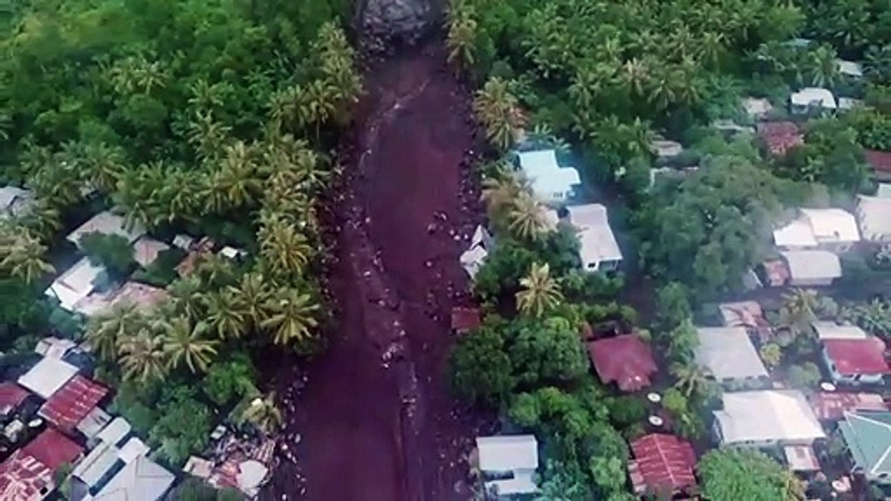 Aid arrives in cyclone-struck Indonesia as death toll rises