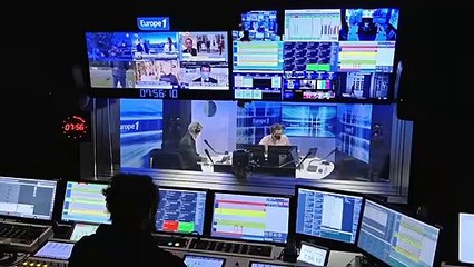 Manuel Valls : "S'il y a une place pour moi au Puy du Fou espagnol, je peux faire chevalier !" (Canteloup)