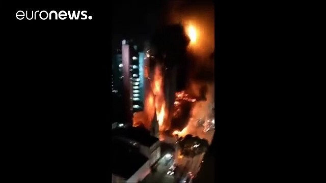 Brezilya'da dehşete düşüren yangın! Bina çöktü...