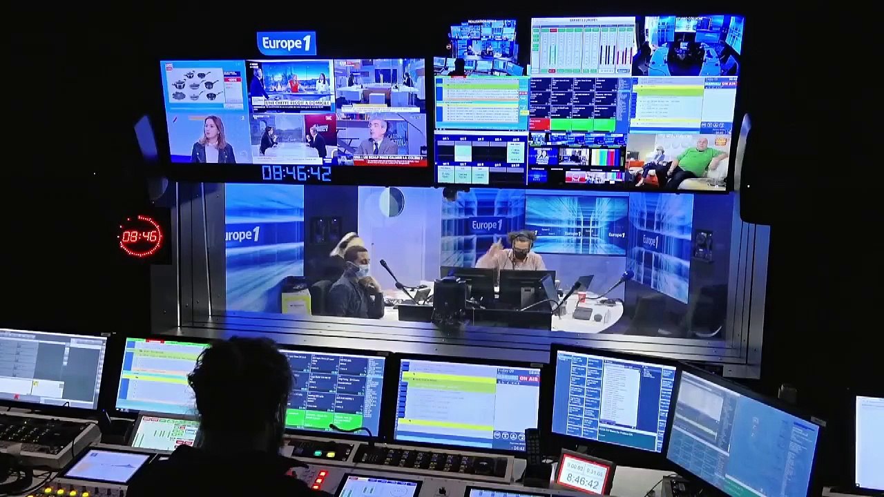 François Hollande : "C'est quoi son problème avec l'ENA au gamin ?" (Canteloup)