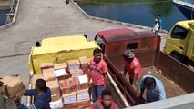 وصول مساعدات إنسانية إلى جزر ضربها إعصار في إندونيسيا