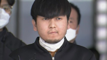 마스크 벗고 무릎 꿇은 김태현..."배신감에 스토킹 시작" / YTN