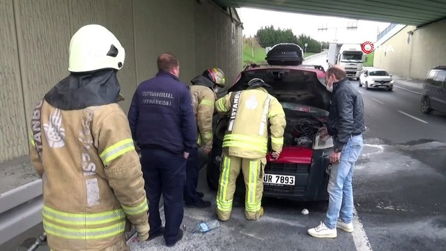 Aniden alev alan araçtan kendisini son anda dışarı attı