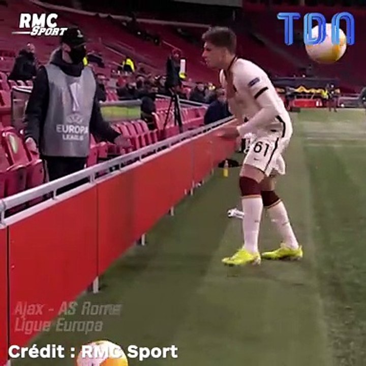 Le ramasseur de balle d'Ajax-Roma s'est permis de lancer le ballon en pleine figure d'un joueur de l'équipe adverse