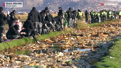 Bolivya: 'Çöp gölü' Uru Uru temizleniyor