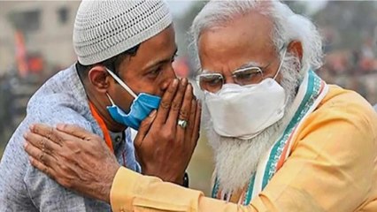 Download Video: Halla Bol: PM's viral pic with Muslim man sparks debate