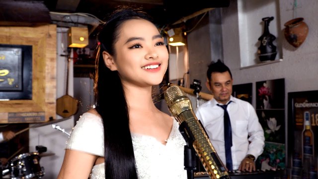 Say lòng người với tiếng hát mộc mạc dễ thương Thu Hường LK Gặp Nhau Làm Ngơ v? Chim Sáo Ngày Xưa