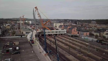 Vue aérienne de l'installation du mât de la future gare des bus de Namur