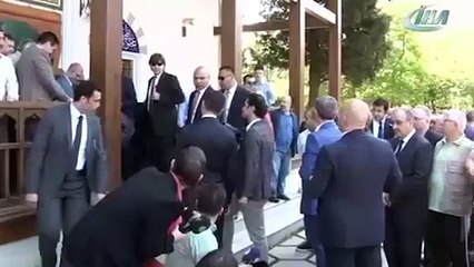 Vatandaş cami çıkışında Abdullah Gül'e böyle bağırdı!