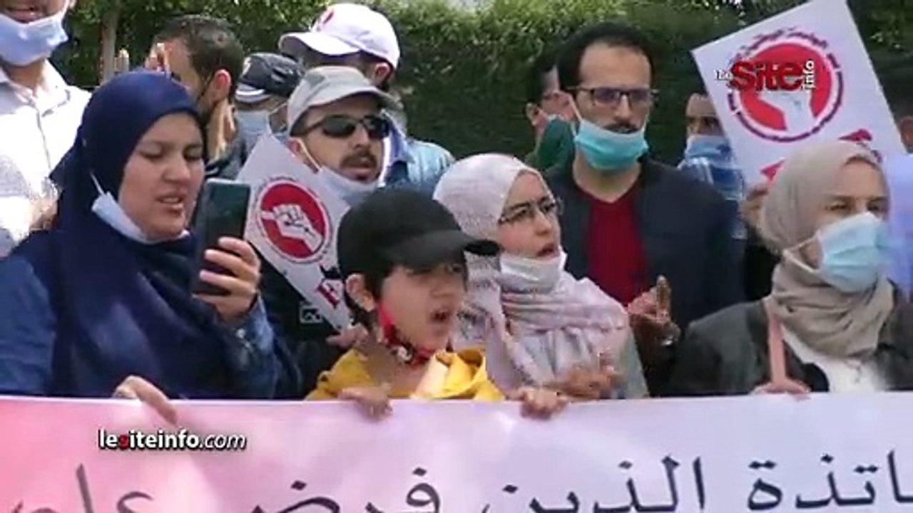 أساتذة التعاقد يحتجون من جديد بالدار البيضاء ويهددون بالتصعيد ضد وزارة أمزازي