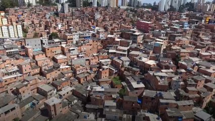 Drama nas favelas do Brasil: morrer de fome ou de covid-19