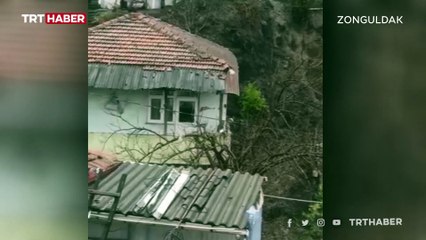 Zonguldak’ta heyelan anı kamerada